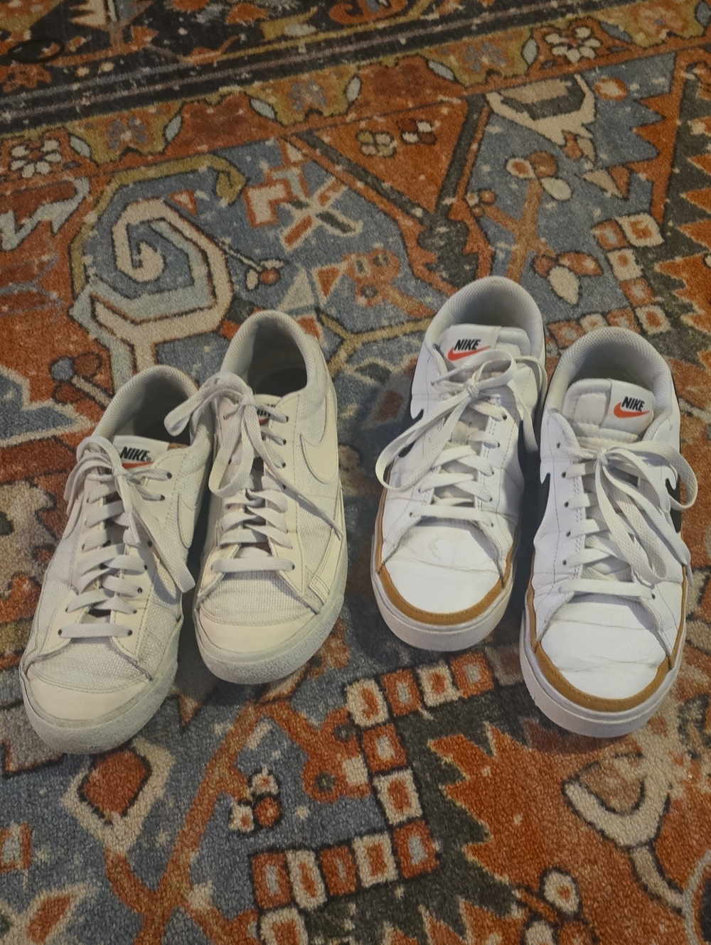 Nike Womens White Sneaker Set